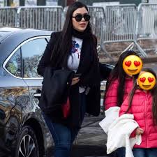 The narcotics kingpin reportedly fell for the. Emma Coronel Llev Oacute A Sus Gemelas Al Juicio Por Lo Que Medios Grabaron El Momento De La Emoci Oacute N Del Winter Jackets Canada Goose Jackets Fashion