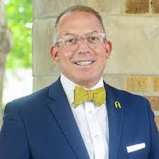 Devon Stennett's Instagram, Twitter & Facebook