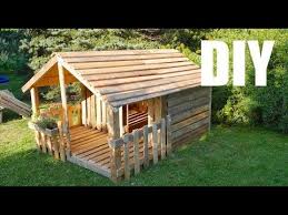 Spielhaus Gartenhaus Fur Kinder Selber Bauen Aus Paletten Anleitung Youtube Gartenhaus Bauen Gartenhaus Selber Bauen Kinder Gartenhaus