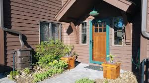 Rain barrels are containers used to collect rain water from the roof of a building via the gutter and downspout. Rain Barrels In The Home Landscape Umn Extension