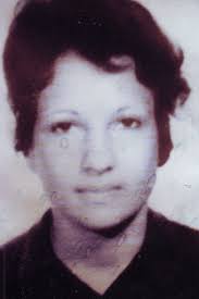 Mirta GONZÁLEZ AGUIRRE (Verónica) Nació en Morón, provincia de Buenos  Aires, el 20 de julio de 1954. Era Perito Mercantil. Militaba en el Frente  Revolucionario “17 de Octubre” (FR-17) y trabajaba en