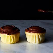 Blitz This No Brainer No Powdered Sugar Chocolate Frosting Chocolate Frosting Recipes Chocolate Icing Recipes Chocolate Frosting Easy