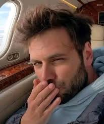 Darling 🥰... My heart ❤️ is made to love you 😍 my lips 👄 are made to  kiss you 😘 my eyes 👀 are made to catch you parte my hands are