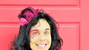 Un petit brin de Kiwi ! Maquillage, ballons et hula-hoops