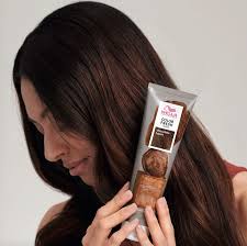 Con questa mini guida scopri tutte le sfumature, i trattamenti per schiarire i capelli come lo shatush e tutti i … Come Scurire I Capelli Naturalmente E Fai Da Te Amica