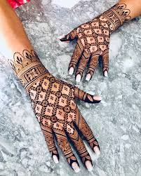 Simple henna desgin 2020beautiful mandhicredit salmawaniplease subscribe my channel for henna tutorial.hope u enjoy my all videos.share. 8 Types Of Mehndi Designs From Different Cultures In 2021