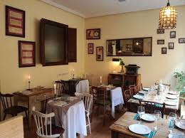 .with some tiny dining zones, some of them take a corner in the kitchen, some of them are a part of a living room, others take a get inspired by more functional ideas to organize your tiny dining space! Tiny Dining Area But Amazing Pizza Review Of La Piccola Stanza Leon Spain Tripadvisor