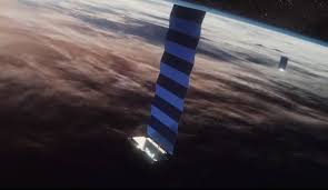 Starlink es una empresa que nació como proyecto de spacex para la creación de una constelación de satélites de internet con el objetivo de brindar un servicio de internet de banda ancha, baja latencia y cobertura mundial a bajo coste. Elon Musk Asegura Que Trabajaran En La Luminosidad De Los Satelites Starlink