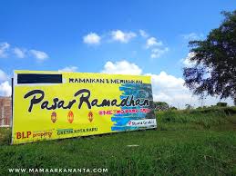 Download spanduk banner ramadhan format vector corel 11 corel 16. Jalan Jalan Santai Dan Berbelanja Di Pasar Ramadhan Di Kota Gresik Mama Arkananta