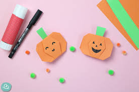 Eine dekorative und einfache bastelidee für den herbst: Halloween Origami Boo Einfache Faltanleitungen Wunderbunt De