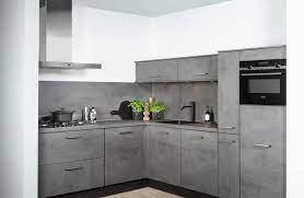 betonlook keuken keuken concurrent de betonlook en zwarte kraan zijn erg mooi keuken betonlook interieurontwerp keuken keuken ontwerp