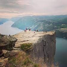 Preikestolen is a steep cliff. Preikestolen 604 Meter Uber Dem Fjord Fjord Norwegen