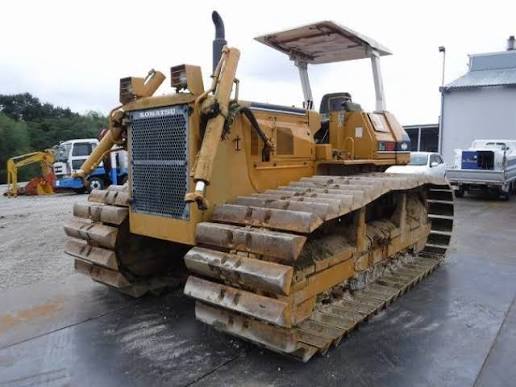 Komatsu D65P-11 Crawler Dozer