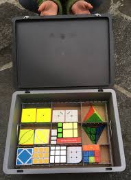 In diesem video siehst du, wie du einen zauberwürfel zerlegst und wie ein solcher von innen aussieht. Zaubern Mit Dem Zauberwurfel Rubik S Cube Kinderthur