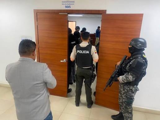 ⚖️ CASO CARLOS JAVIER VEGA | Familia exige justicia 📍 Este lunes 16 de  marzo se retoma la audiencia de juicio contra dos militares procesados por  presunta extralimitación en el uso de
