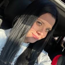 Austin Goins's Instagram, Twitter & Facebook