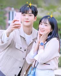 I M Praying That No One Will Hurt Oppa Rowoon And Kim Hye Yoon He Deserves To Be Happy With The Perfect Girl Like Her Extraordi Aktris Selebritas Gadis Korea