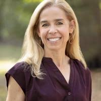 Dr. Paula Lemons Named 2021 General Sandy Beaver Teaching Professor