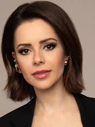 Sandy homenageia Olivia Newton-John com versão de música de 'Grease'