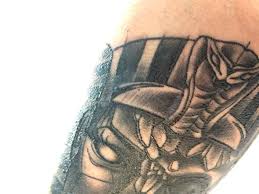 Vor allem wenn es das erste tattoo ist, kommen viele fragen zu pflege und umgang mit frisch tätowierter haut auf. Meine Tattoo Kruste Geht Nach 6 Tagen Ein Wenig Ab Gesundheit Und Medizin Grind