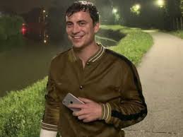 He is an actor, known for amika (2008), de elfenheuvel (2011) and f.c. Foto Opgedoken Van Niels Destadsbader In Het Gips Dit Is Er Aan De Hand Redactie24