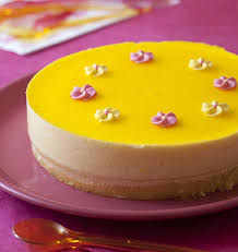 Gateau D Anniversaire Au Citron Comme Un Bavarois Recette Gateaux D Anniversaire Au Citron Desserts Fantaisie Gateau Fait Maison