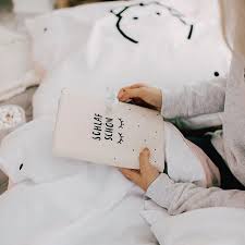 Kennt Ihr Das Wenn Ihr Nachts Im Bett Liegt Und Einfach Nicht Einschlafen Konnt Dafur Gibt Es Jetzt Endlich Unser Kleines Buch Der Schlaflosigkeit Es Be