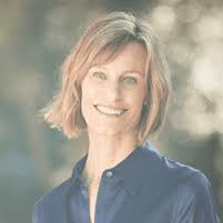 Shelly Coe's Instagram, Twitter & Facebook