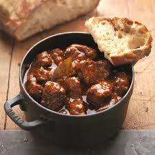 Saftgulasch Nach Wiener Art Johann Lafer Rezept Rezept Saftgulasch Lafer Rezepte Gulasch Rezept Lafer