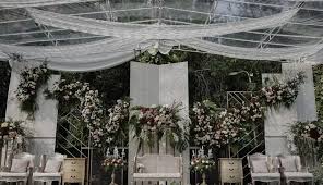 Hi semua, kali ini caca tampil lagi di acara wedding. 13 Daftar Harga Wedding Venue Bandung Yang Menarik Untuk Referensimu Wedding Market
