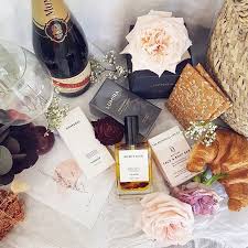 Valentines day hampers for him and her personalised champagne pink sparkling wine chocolate roses beer ale lager gift under £50 £30 £20. Byron Bay Florist Flowers At The Farm Luxury Hamper
