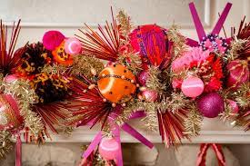 Every hawaiian theme party has one element in common — the colorful theme. 10 Christmas Crafts To Give Your Decor A Vintage Vibe Diy