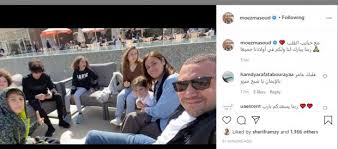 تحتفل الفنانة حلا شيحة غدا الاثنين، بعقد قرآنها على الداعية والمنتج معز مسعود، بعد علاقة وقصة حب دامت عدة أشهر، ويتم عقد القرآن وقد أثارت حلا شيحة ومعز مسعود جدلا بشأن علاقتهماوقصة الحب التي جمعتهما ، حيث شوهدا أكثر من مرة في عدة أماكن عامة وتسربت لهما. Ù‡Ù† Ø­Ù„Ø§ Ø´ÙŠØ­Ø© ÙˆÙ…Ø¹Ø² Ù…Ø³Ø¹ÙˆØ¯ ÙÙŠ Ø£Ø­Ø¯Ø« Ø¸Ù‡ÙˆØ± Ù„Ù‡Ù…Ø§ Ø¨Ø±ÙÙ‚Ø© Ø£Ø·ÙØ§Ù„Ù‡Ù… Ø¨Ø¹Ø¯ Ø§Ù„Ø²ÙˆØ§Ø¬ Ù…Ø¹ Ø­Ø¨Ø§ÙŠØ¨ Ø§Ù„Ù‚Ù„Ø¨