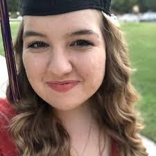 Kelly Mozingo's Instagram, Twitter & Facebook