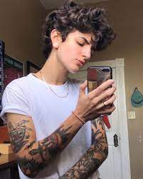 Gradual haircut ease of installation, as well as elegant. Curly Boyish Androgynous Haircuts 21 Androgynous Haircuts For A Bold Look Haircuts Your Hair Carries Out Certainly Not Need To Have To Become Orderly Or Even Quick To