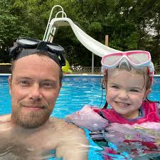 What heat pump is suitable for a small pool in Ontario, Canada?