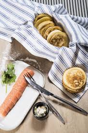 Recette De Blinis Maison Facon Astara En 2020 Recette Blinis Alimentation Recette