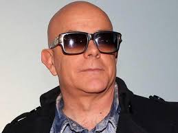 Cláudio souto, eurico amorim, bruno macedo, antonio casado, miguel barros, pedro martins, paulo gravato, gileno santana e daniel dias, que durante dois anos se entregaram à. Pedro Abrunhosa Letras De Musicas Suas Letras