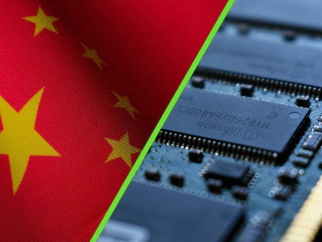 ⚙️ Anhui impulsa a CXMT y prioriza los chips Li Lecheng pidió acelerar la  innovación y ampliar mercados dentro y fuera de China. CXMT reportó avances  en memoria 4F² y prevé lanzar