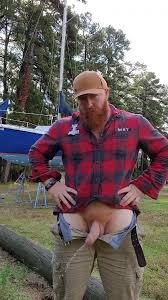 BIG GINGER MEN PISSING OUTSIDE - ThisVid.com