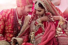 Deepika And Ranveer S Wedding Traditional Sindhi Wedding Deepveer Ki Shaadi Deepika Ranveer Bollywood Wedding Indian Wedding Photography