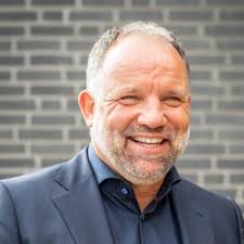 Het is bijna niet te bevatten, maar het is nu echt. De afgelopen jaren  heeft bij ons onder andere in het teken gestaan van vier mannen die gaan  roeien. Roeien vanuit New