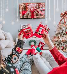 Love This Bright Christmas Scene Watching Home Alone Christmasscene Fun Christmas Decorations Cheap Christmas Diy Magical Christmas