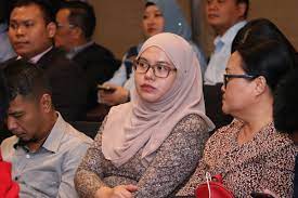 Timbalan pengerusi amanah selangor, azli yusof dan bekas setiausaha politik menteri pertanian dan industri asas tani datuk seri salahuddin ayub, sabki yusof memfailkan dua laporan polis terhadap tiga pengguna facebook. Kem Sumber Manusia Twitterissa Tuan Cheong Chee Khing Setiausaha Politik Yb Menteri Sumber Manusia Juga Hadir Dan Menyampaikan Ucapan Alu Aluan Bagi Mewakili Yb Menteri Sumber Manusia Https T Co Xqyy5hjy2h