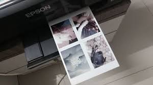 How To Print Out Diy Polaroids Cheap And Easy Way To Create Fake Polaroids But They Look Like The Real Thi Diy Prints Print Polaroid Pictures Photo Album Diy