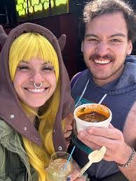 Amanda Siddall's Instagram, Twitter & Facebook