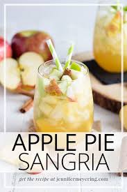 A Perfect Fall Sangria Made With White Wine Caramel Vodka Crisp Apples And Fresh Apple Cider In 2020 Sangria Recipes Fall Sangria Recipes Apple Pie Sangria