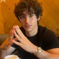 2700+ "Ádám" profiles