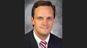 HealthNow New York cuts top sales exec, citing market changes