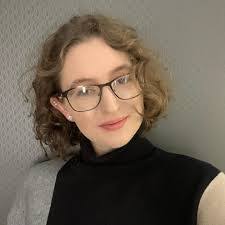 Elisa Starr's Instagram, Twitter & Facebook